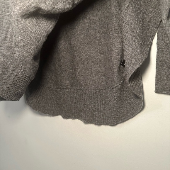 Qi 100% Cashmere Gray Shrug Lagenlook Normcore Poncho Sweater Fall Staple Size L - Picture 9 of 16